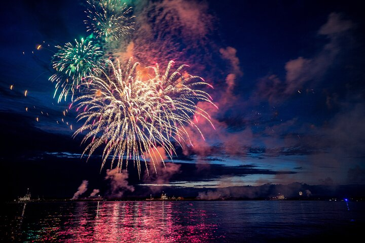 4 Hour Hilton Head Boat Rental With VIP Fireworks Viewing  - Photo 1 of 8